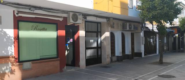 Local comercial en Venta en Calle Virgen de la Soledad en Arenal - La Pólvora