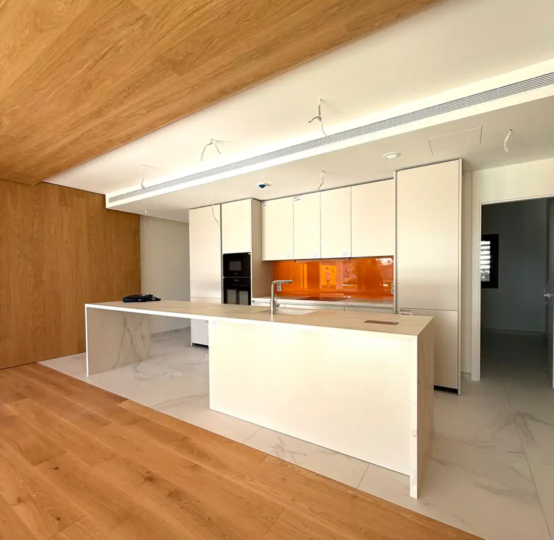 Cocina de Apartamento en venta en Fuengirola con Aire acondicionado, Calefacción y Jardín privado