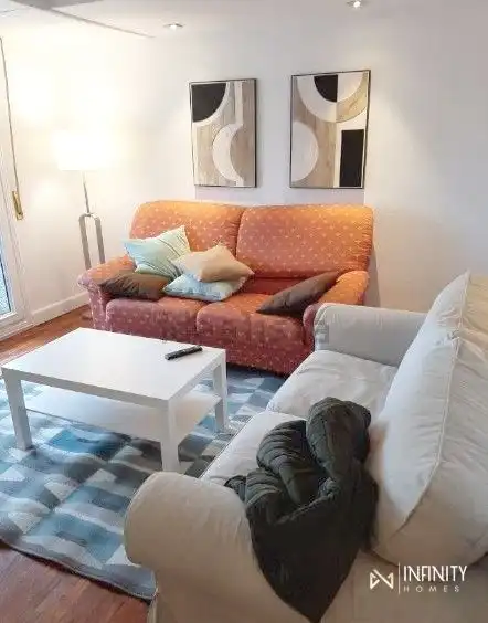 Sala d'estar de Apartament de lloguer en Bilbao  amb Aire condicionat, Calefacció i Balcó