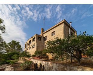 Vista exterior de Finca rústica en venda en Torrent amb Aire condicionat, Calefacció i Jardí privat