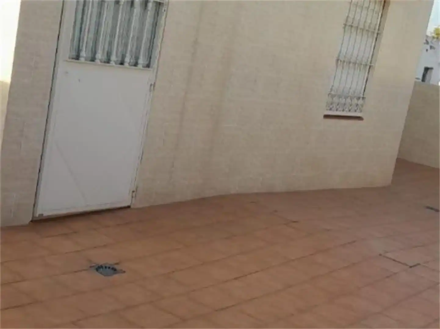 Casa adosada en venda en Dos Hermanas amb Aire condicionat i Balcó
