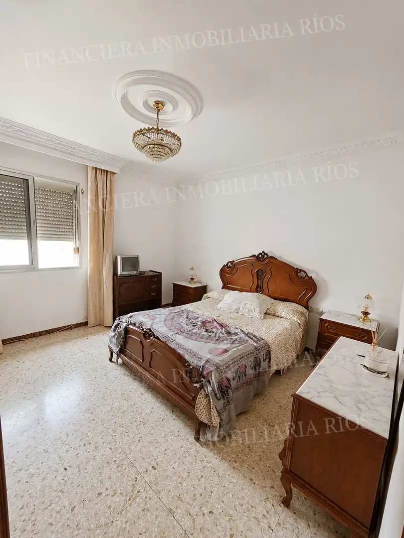 Bedroom of Flat for sale in Sevilla