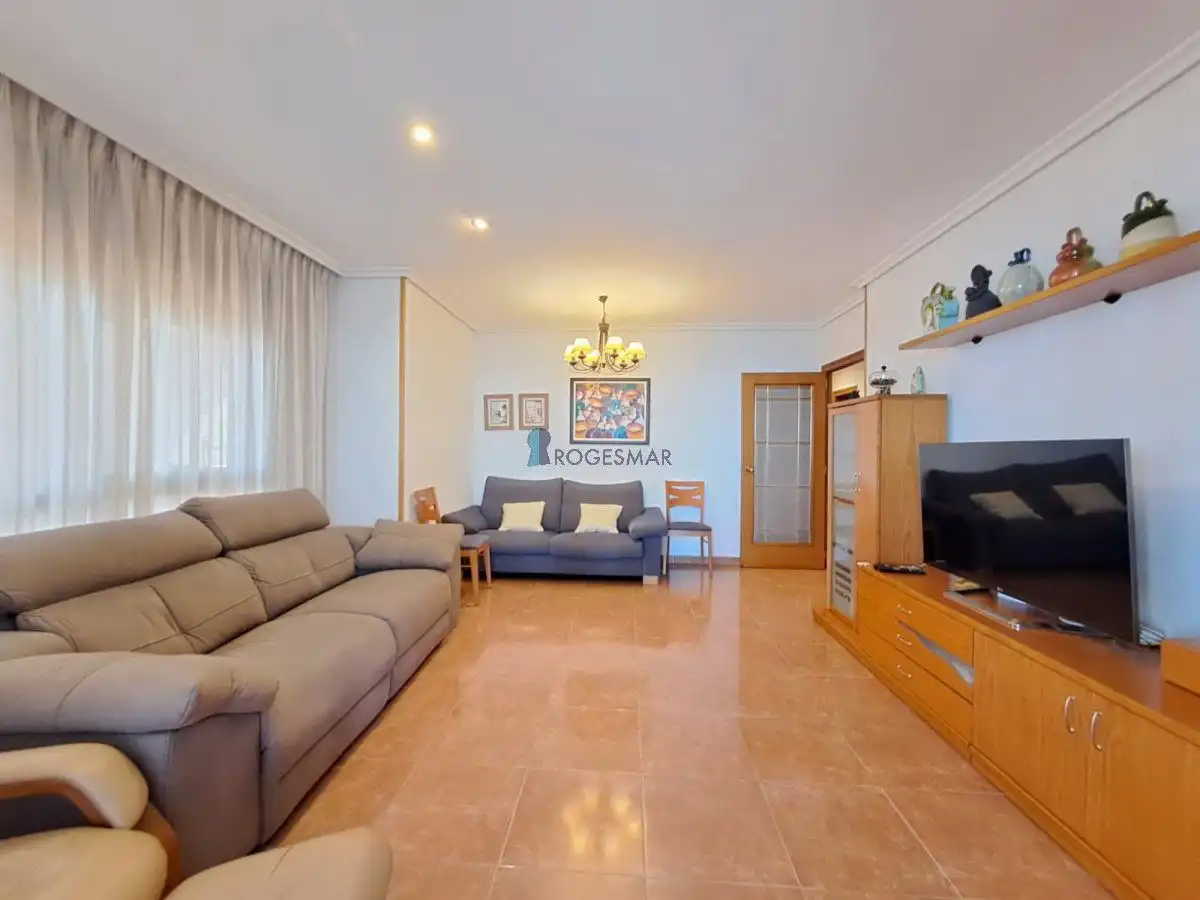 Sala d'estar de Apartament en venda en Benicasim / Benicàssim amb Terrassa, Traster i Piscina comunitària