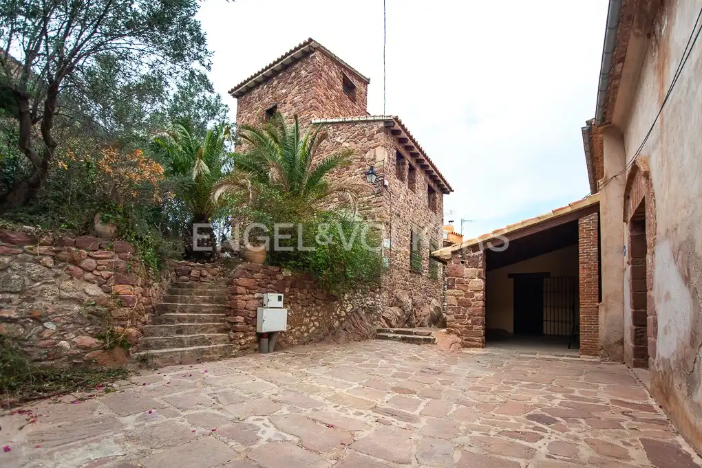 Casa adosada en venta en Vilafamés, Castellón