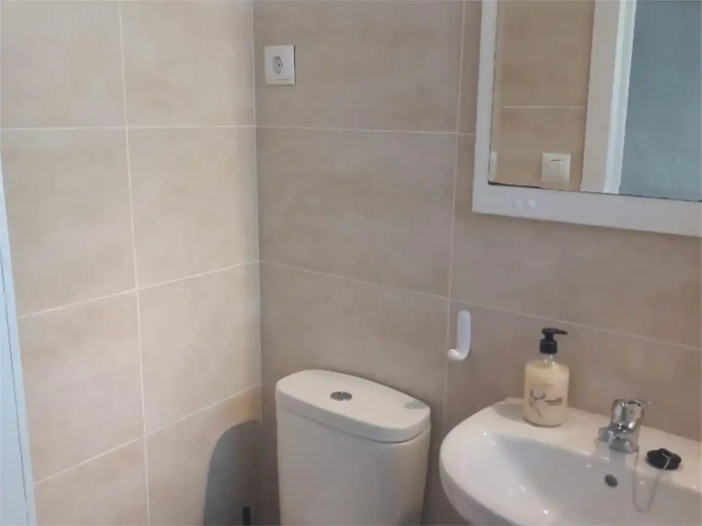 Bathroom of Flat for share in Cazorla  with Furnished, Oven and Washing machine