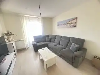 Sala d'estar de Pis en venda en León Capital  amb Calefacció, Parquet i Traster