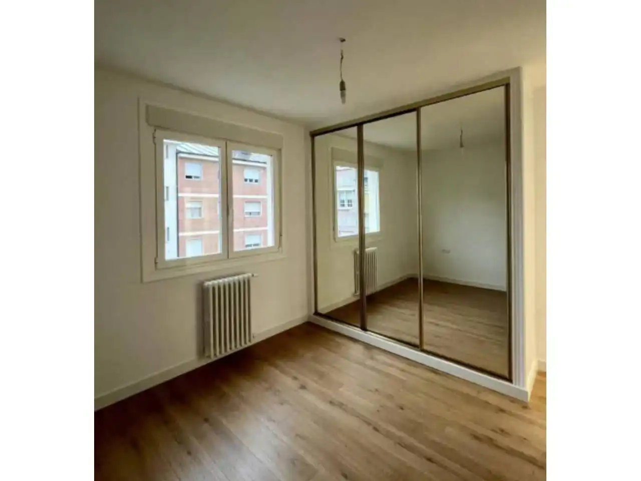Bedroom of Flat for sale in Ourense Capital   with Heating, Private garden and Parquet flooring