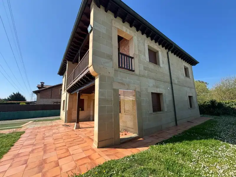 Vista exterior de Casa o chalet en venta en Santander con Calefacción, Trastero y Piscina