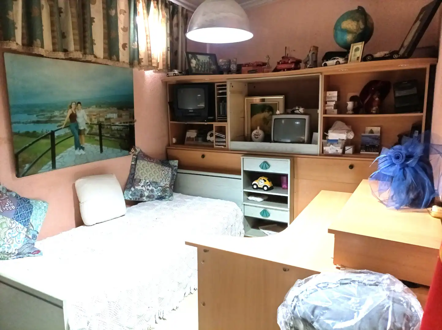 Dormitori de Casa o xalet en venda en Torrelavega  amb Terrassa i Traster