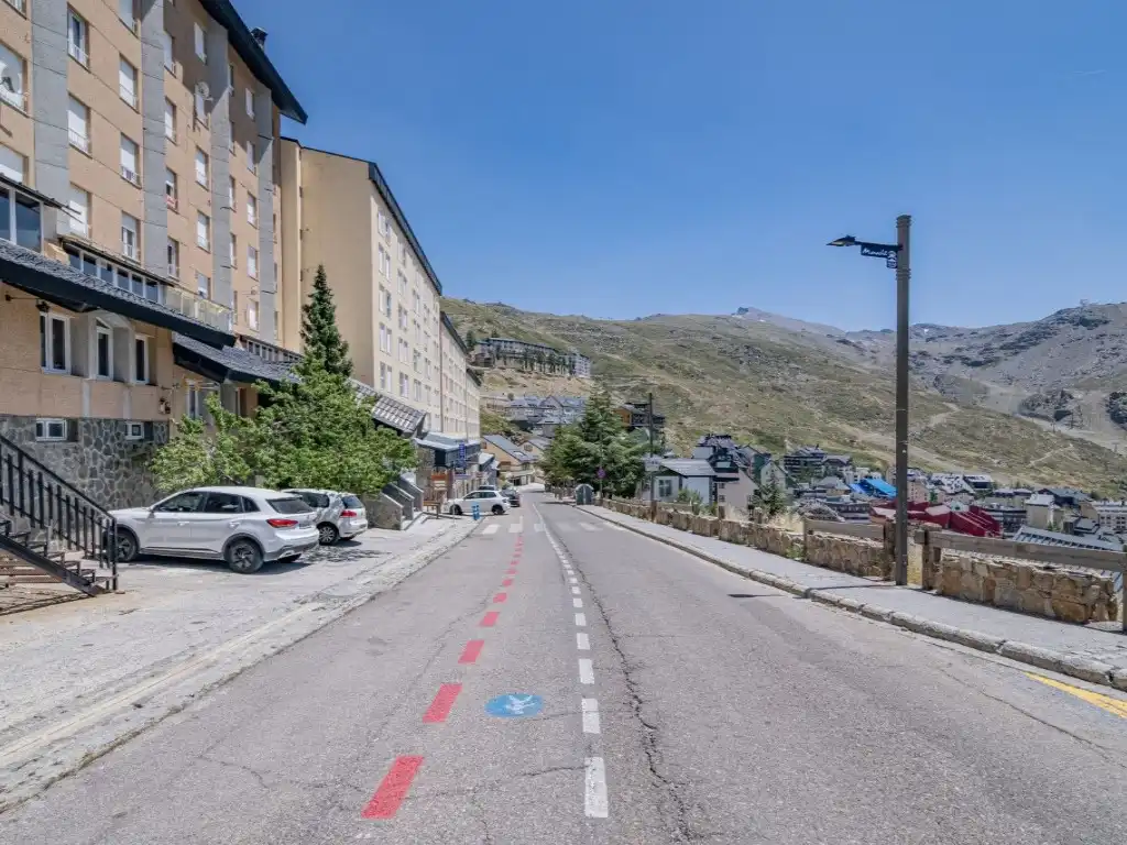 Vista exterior de Apartament en venda en Sierra Nevada amb Terrassa i Moblat