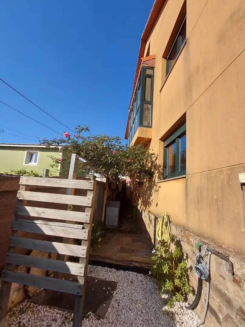 Vista exterior de Casa o chalet en venta en Oleiros con Calefacción, Jardín privado y Parquet