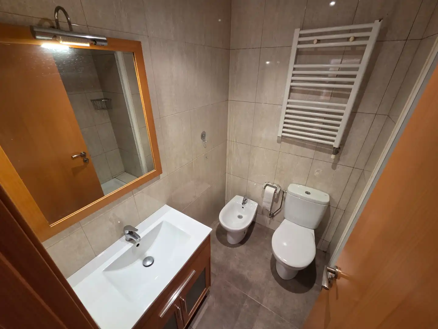 Badezimmer von Wohnung zum Verkauf in Vilafranca del Penedès mit Heizung, Parkett und Ofen