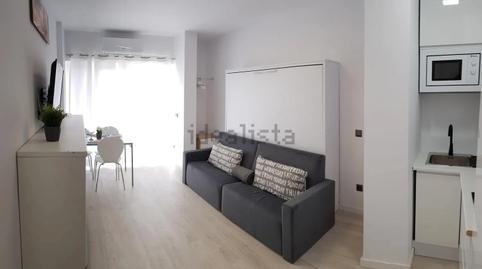 Foto 2 de Estudio de alquiler en Avenida Benalmádena, El Pinillo, Málaga