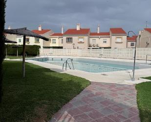 Piscina de Dúplex de lloguer en Salobreña amb Terrassa