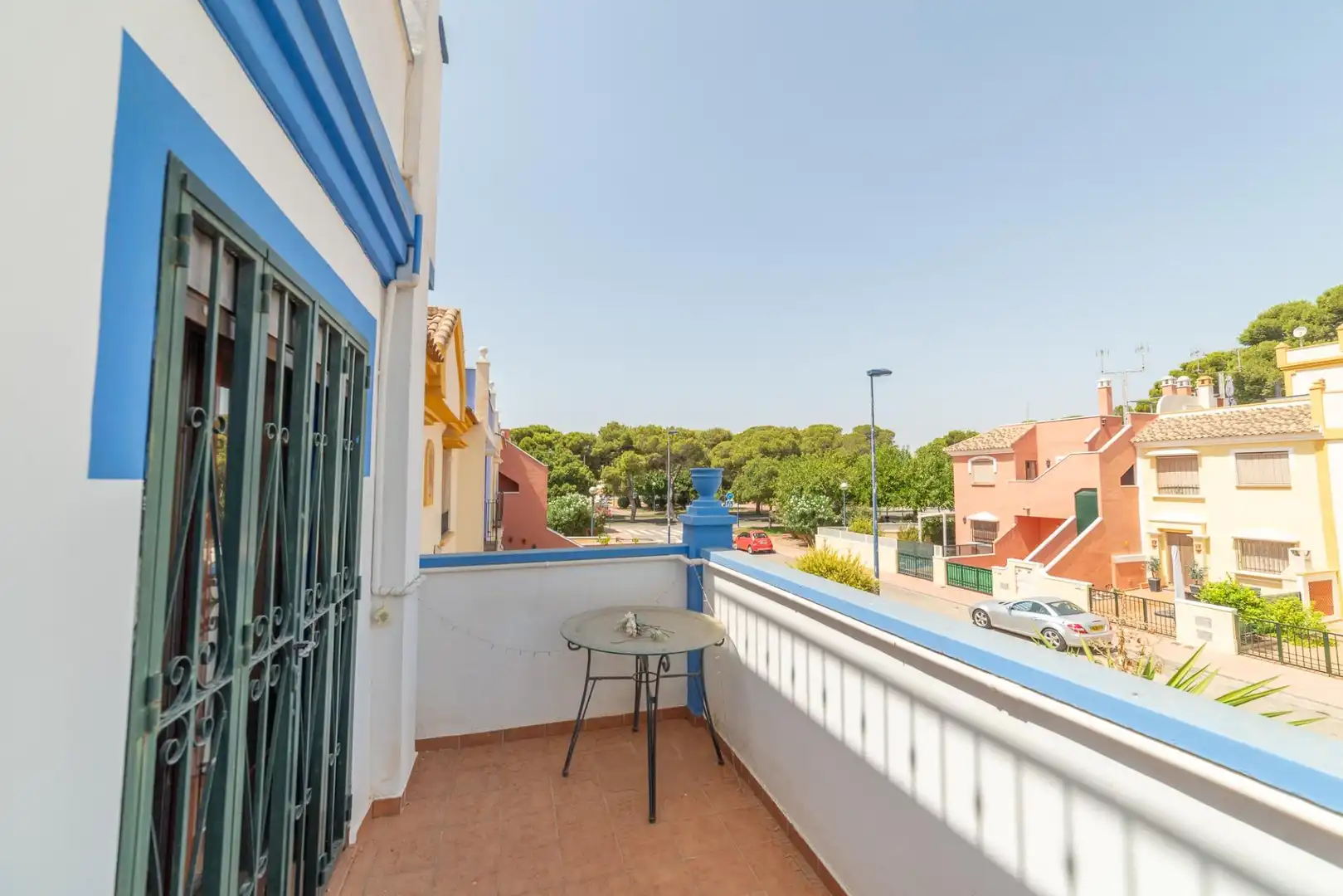 Terrasse von Einfamilien-Reihenhaus zum Verkauf in San Javier mit Klimaanlage, Heizung und Privatgarten