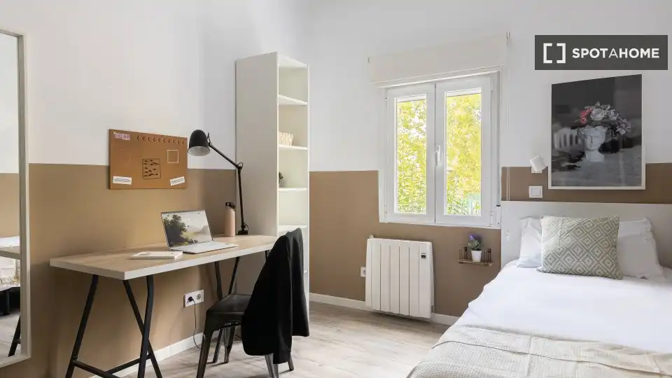Habitación de Piso de alquiler en Getafe con Aire acondicionado, Calefacción y Amueblado