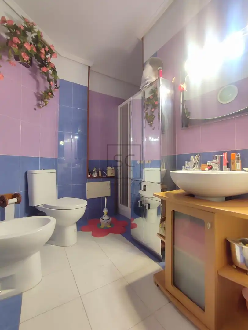 Baño de Piso en venta en Ferrol con Calefacción, Parquet y Terraza