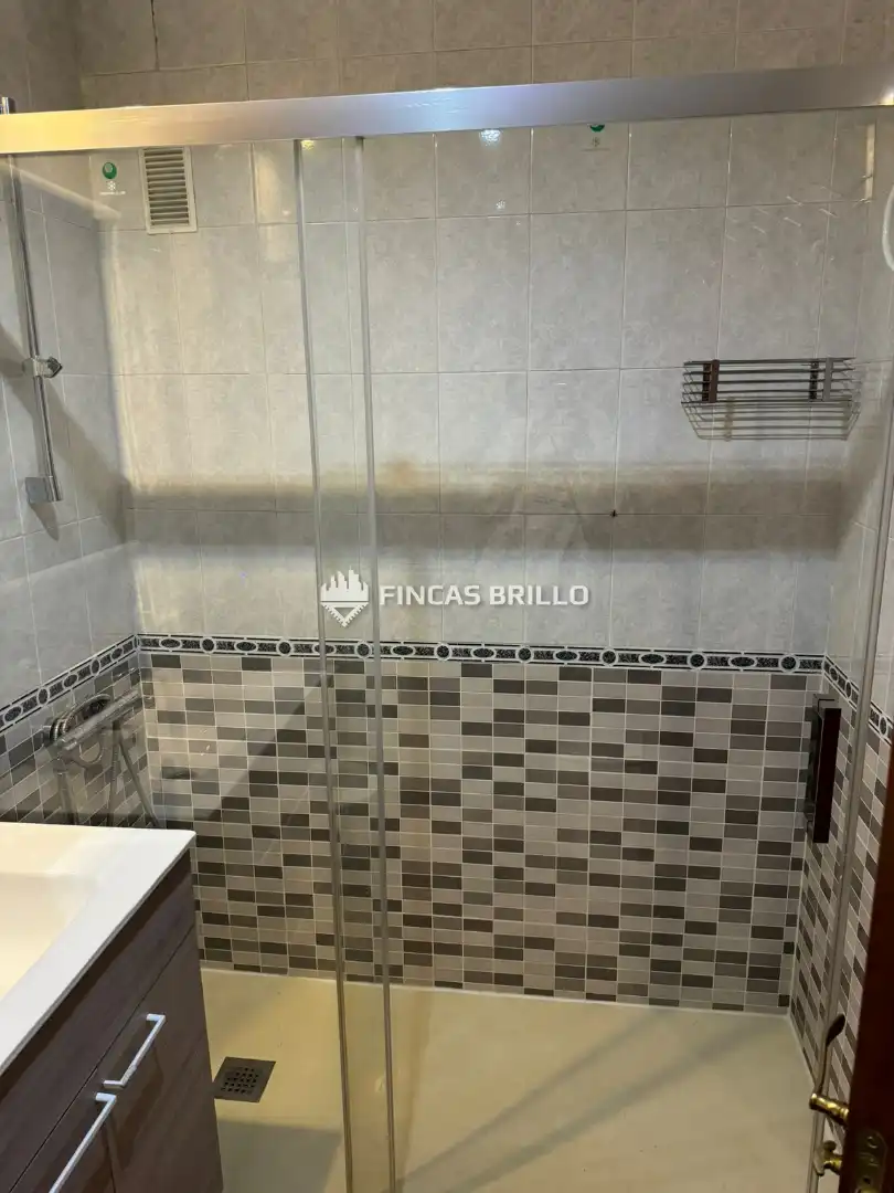 Bathroom of Apartments for rent in Cáceres  with Furnished