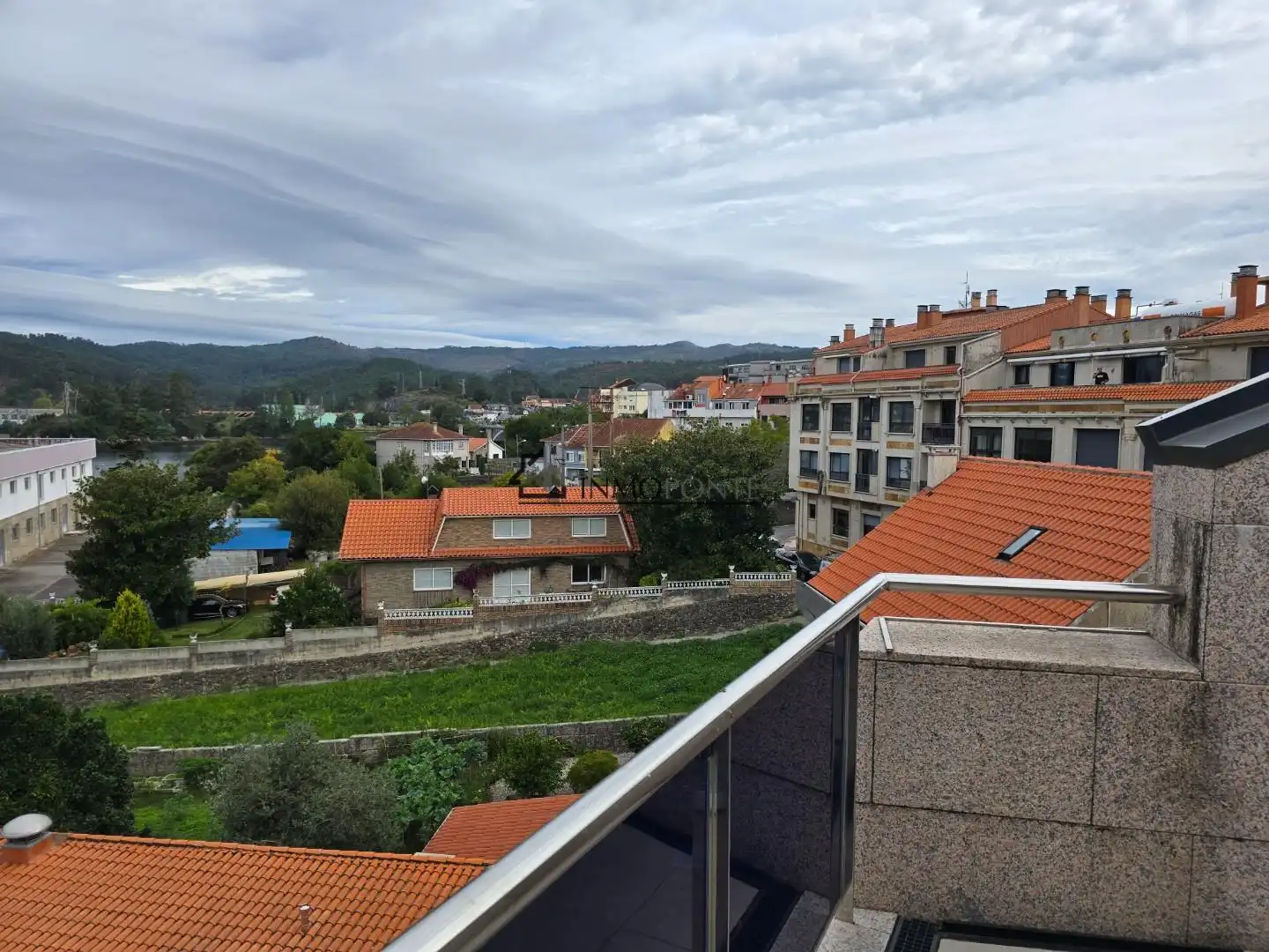 Vista exterior de Pis en venda en Soutomaior amb Terrassa i Traster