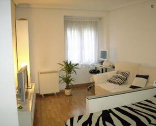 Dormitori de Apartament de lloguer en  Madrid Capital