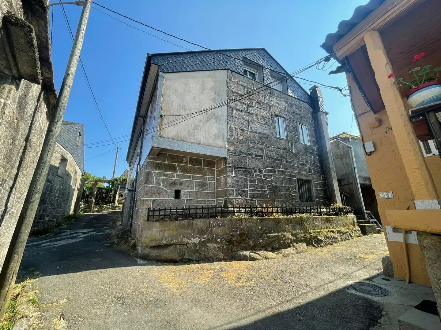 Exterior view of Houses for sale in Avión  with Heating, Storage room and Furnished
