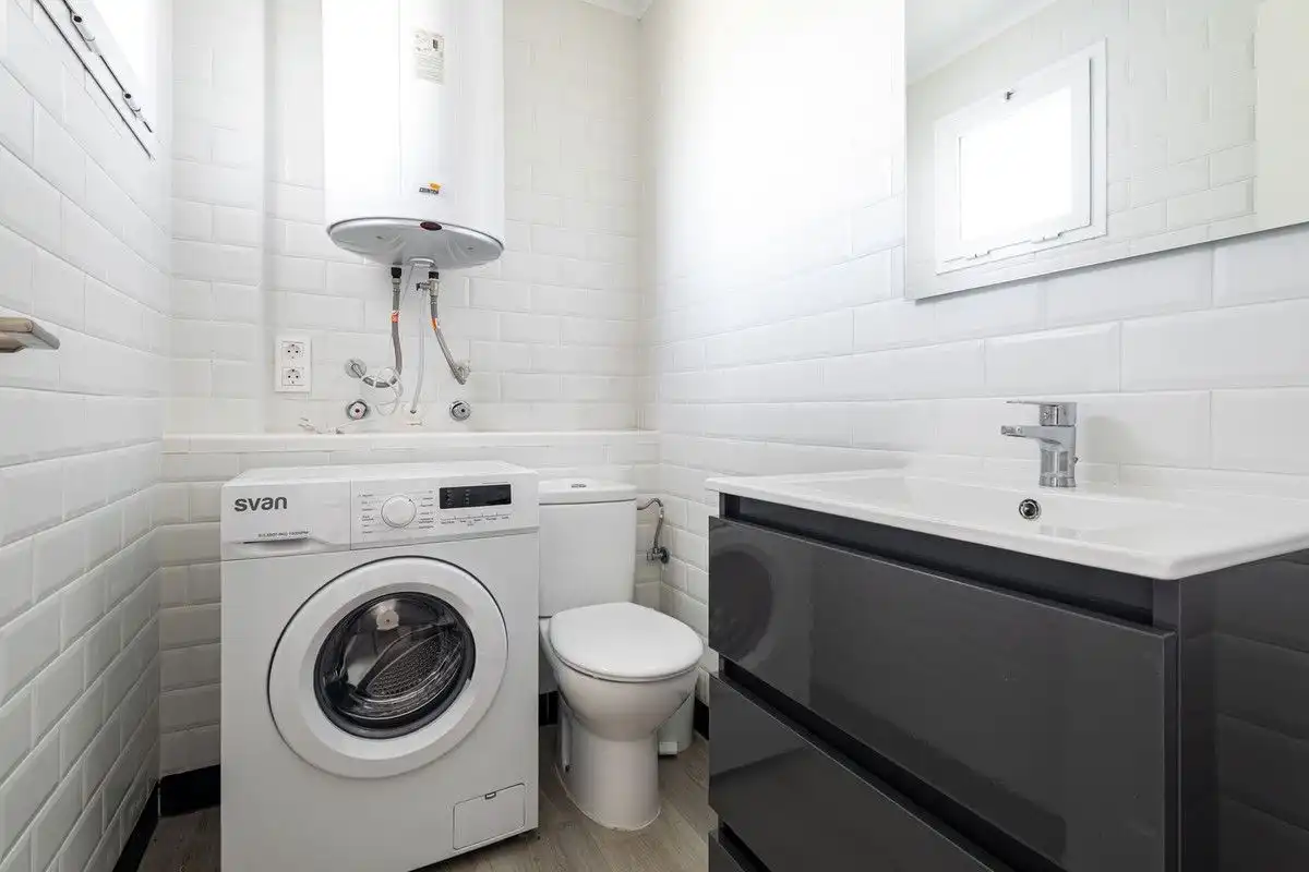 Bany de Apartament de lloguer en Manilva amb Aire condicionat, Calefacció i Terrassa