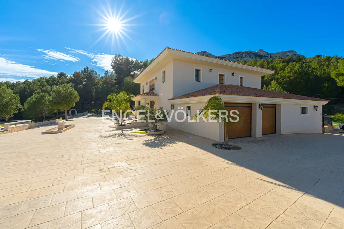 Exterior view of Houses for sale in El Castell de Guadalest  with Private garden, Swimming Pool and Jacuzzi