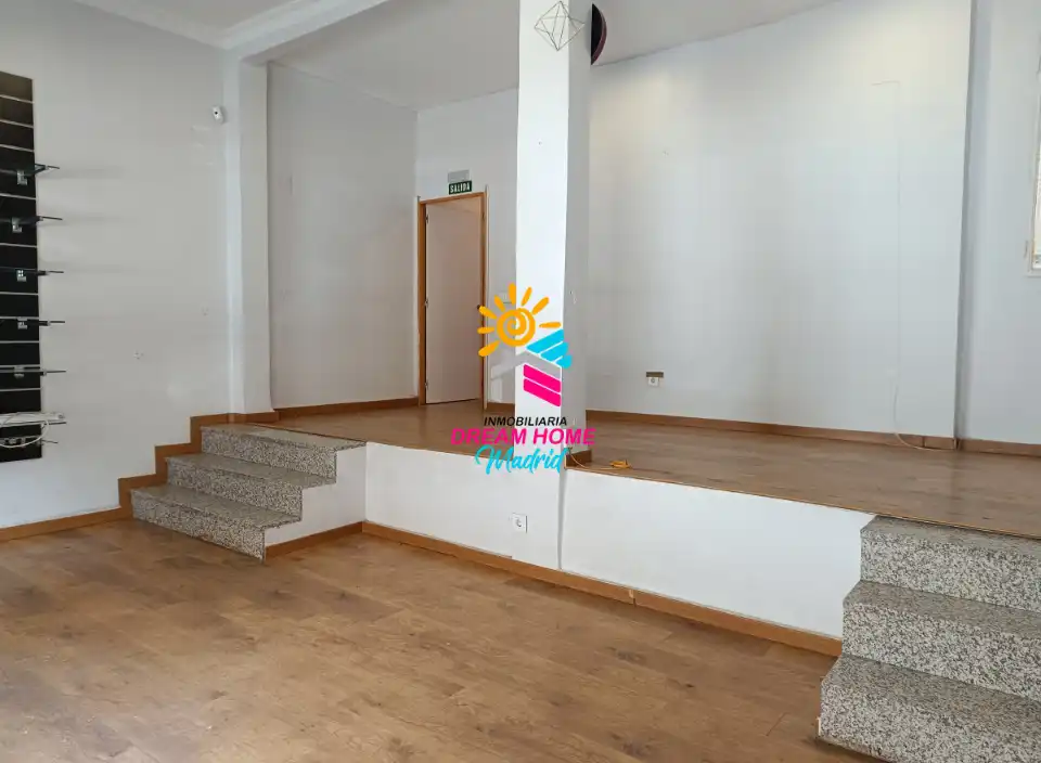 Business premises for sale in Calle de Arriaza, imagen 3