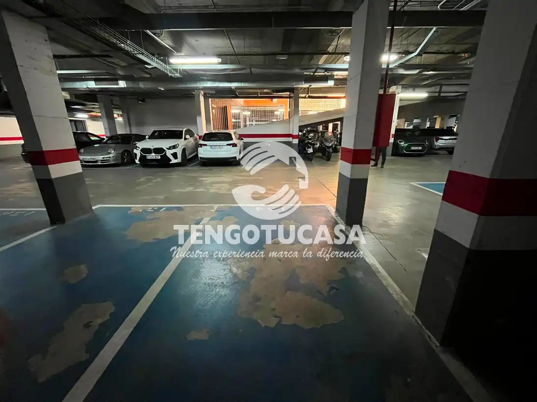 Parking of Flat for rent in Madrid  with Air Conditioner