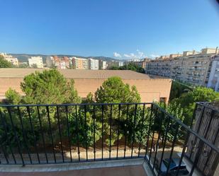 Exterior view of Flat for sale in Canals  with Balcony