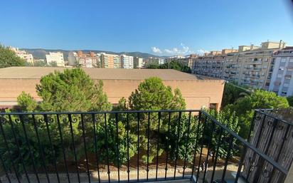 Exterior view of Flat for sale in Canals  with Balcony