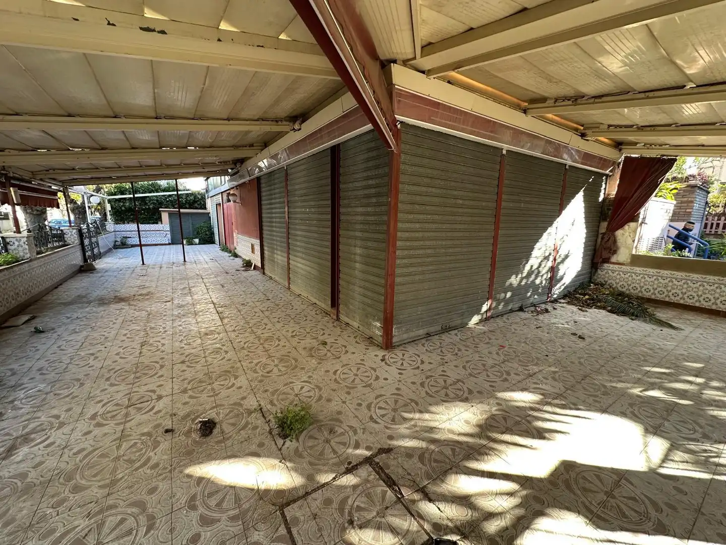 Außenansicht von Geschaftsraum zum Verkauf in Calafell mit Terrasse