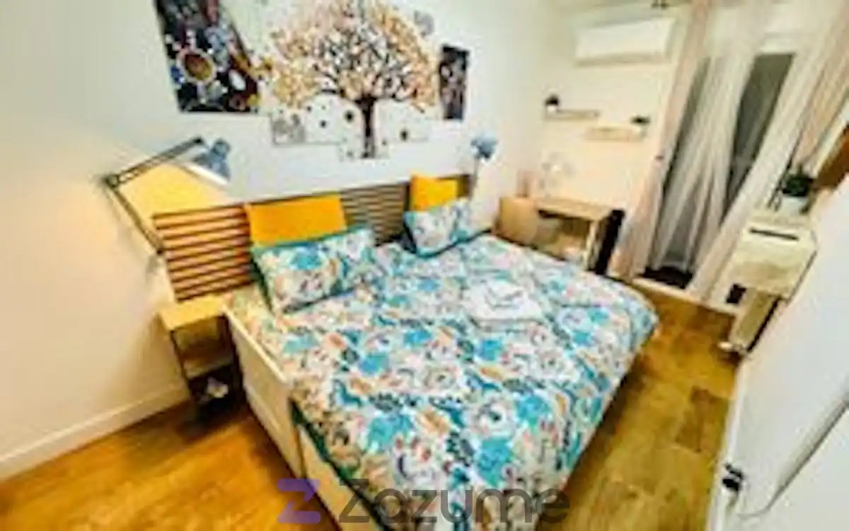 Room in C. Empleo Juvenil, Orcasitas
