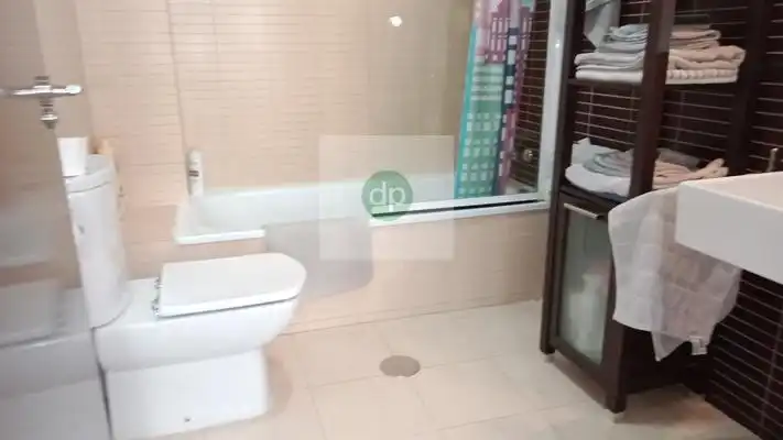 Baño de Piso en venta en Badajoz con Aire acondicionado, Calefacción y Terraza