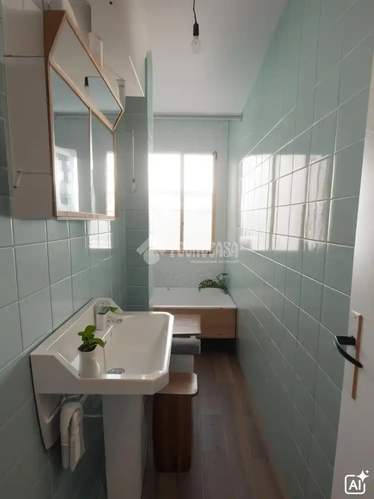 Bathroom of Flat for sale in Madrid