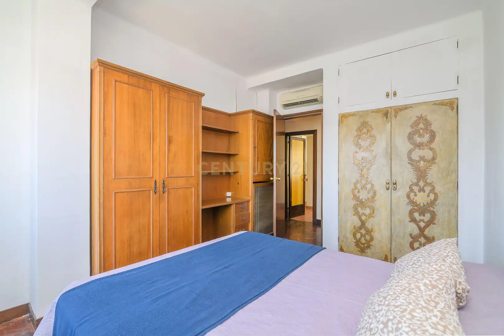 Schlafzimmer von Wohnung zum Verkauf in Barcelona mit Klimaanlage, Ofen und Mikrowelle