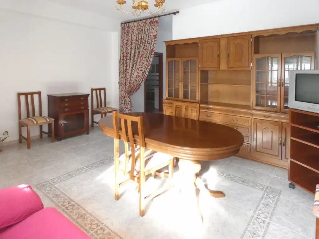 Casa adosada en venta en Camporrobles