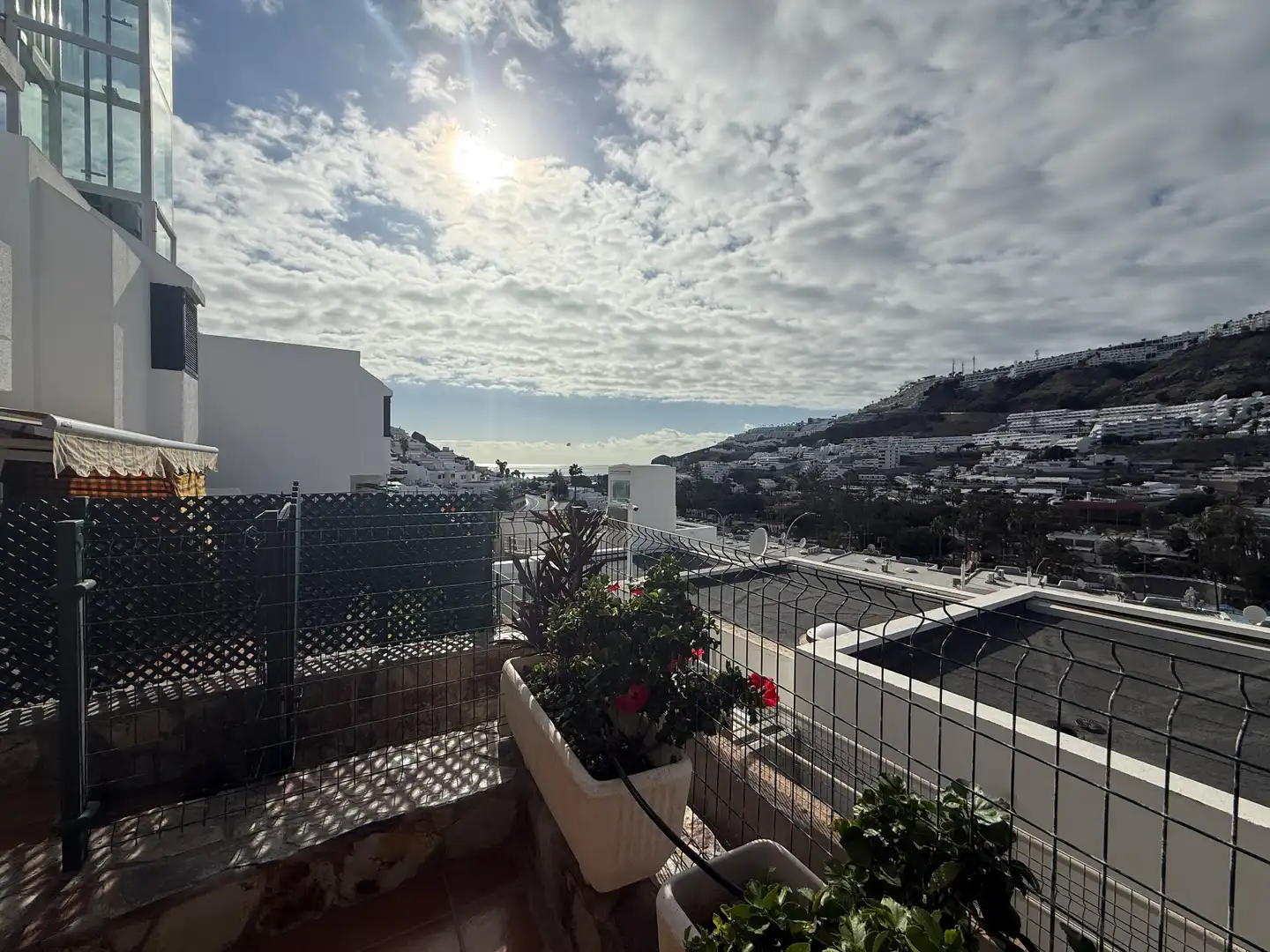 Vista exterior de Casa adosada en venda en Mogán amb Jardí privat, Terrassa i Traster
