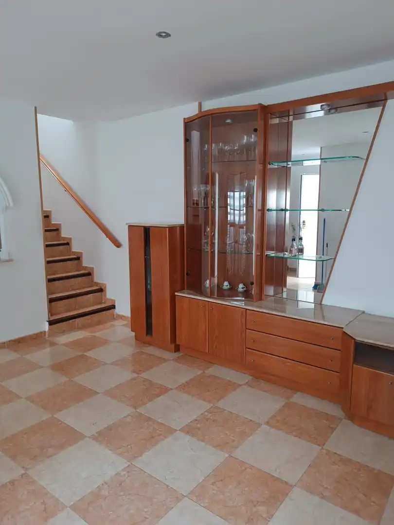 Casa adosada de alquiler en Puerto Real con Terraza