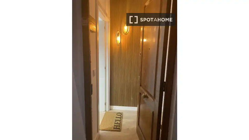 Flat for rent in Valencia  with Air Conditioner, Heating and Furnished