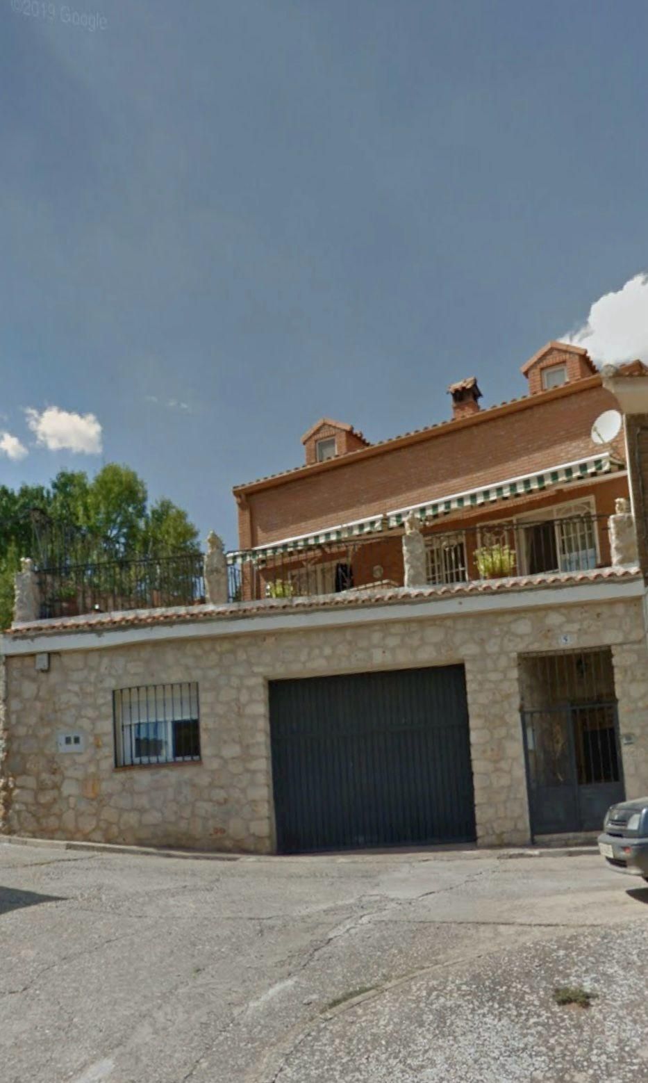 Exterior view of House or chalet for sale in Escariche  with Air Conditioner, Heating and Private garden