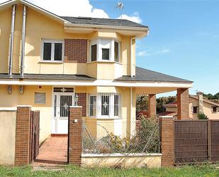 Exterior view of House or chalet for sale in Valdemanco  with Private garden, Terrace and Storage room