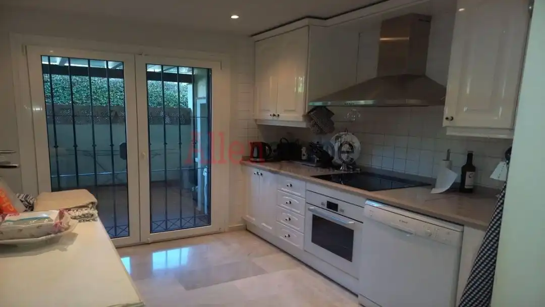 Flat with terrace for sale in San Pedro de Alcántara, imagen 16