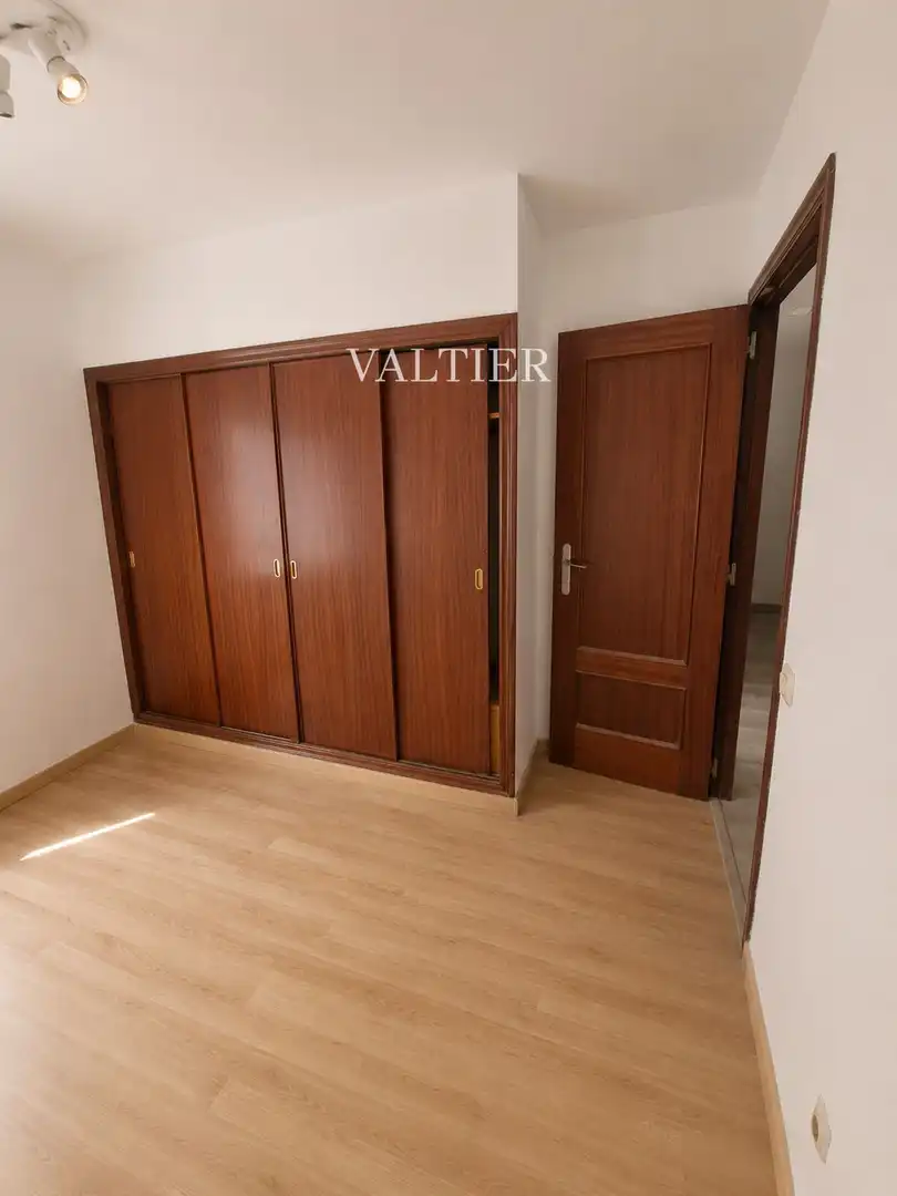 Habitación de Piso de alquiler en Valencia con Aire acondicionado y Terraza