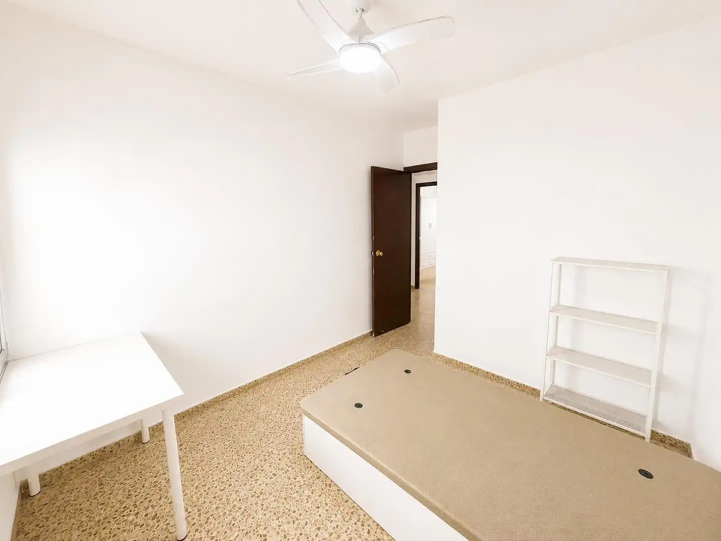 Habitación de Piso en venta en Valencia con Balcón