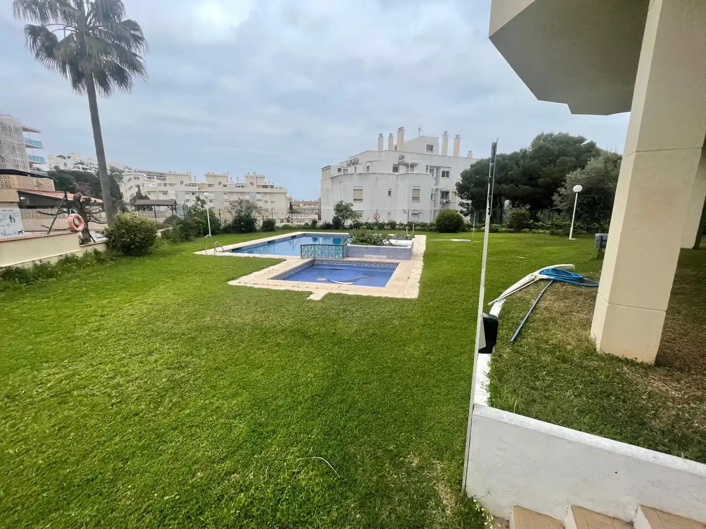 Piscina de Piso en venta en Torremolinos con Jardín privado, Terraza y Piscina comunitaria