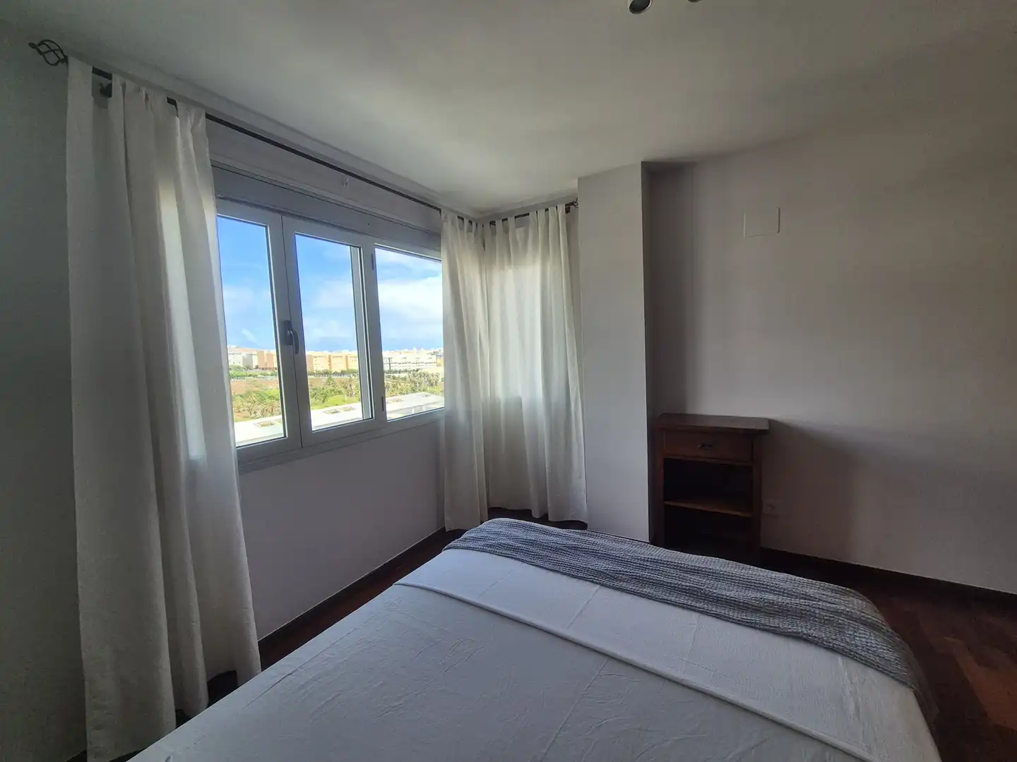 Habitación de Piso de alquiler en Las Palmas de Gran Canaria con Jardín privado, Trastero y Amueblado