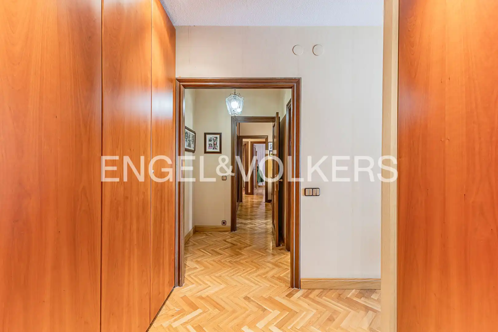 Piso en venta en Barcelona con Calefacción y Balcón