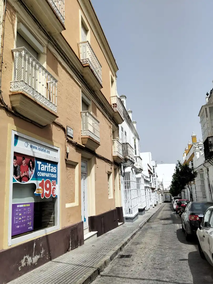 Vista exterior de Casa adosada en venda en San Fernando amb Aire condicionat, Terrassa i Balcó