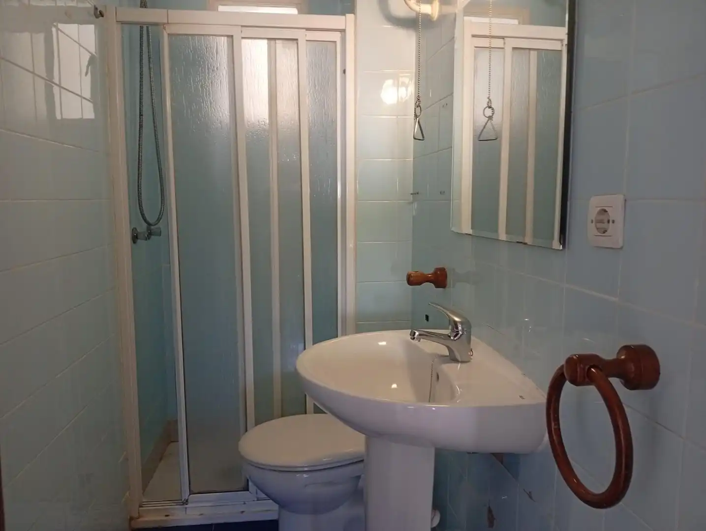 Bathroom of Flat for sale in Alcalá de Guadaira  with Air Conditioner and Storage room